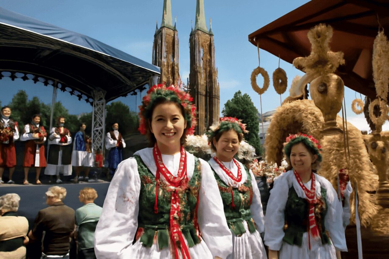 Dowiedz się, jakie festiwale odbywają się w Polsce w sierpniu 2025 roku. Zobacz daty, lokalizacje i tradycje festiwali dożynkowych i sztuki ludowej.