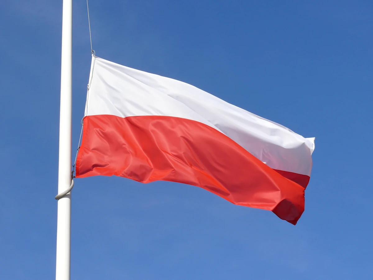 Parlamentarna komisja poparła wniosek o ustanowienie 1 sierpnia dniem wolnym. Czy to oznacza dodatkowe święto dla Polaków w 2025 lub 2026 roku?