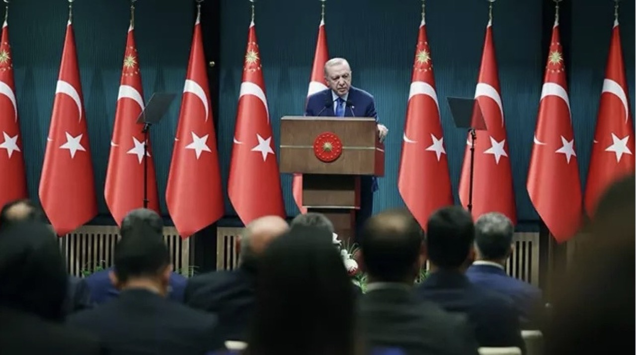 Erdoğan wierzy w zakończenie wojny Rosji z Ukrainą. „Stół pokoju zostanie nakryty w Turcji” – mówi prezydent. Trwają rozmowy o szczycie liderów.