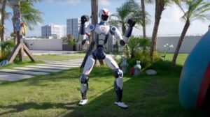 Unitree R1 to humanoidalny robot za 5900 USD. Jest ruchliwy, ale nie chwyta, nie widzi przestrzennie i działa tylko godzinę. To narzędzie dla uczelni.