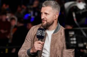 Carl Froch skrytykował Daniela Dubois za porażkę w walce o tytuł absolutnego mistrza, twierdząc, że bokser sam zrezygnował z dalszej walki.