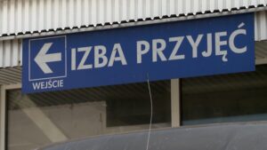 Agresywny pacjent zaatakował personel w szpitalu w Sosnowcu. Interweniowała policja. Grozi mu do 5 lat więzienia.