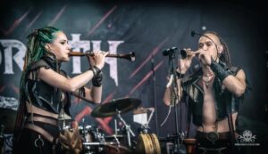Dowiedz się, gdzie w Warszawie odbędzie się darmowy koncert rockowy we wrześniu 2025 roku, kto wystąpi i jakie atrakcje zaplanowano.