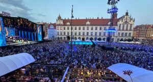 Sprawdź program darmowych koncert&oacute;w na wrocławskim Rynku we wrześniu 2025. Rock, jazz, klasyka i folk w sercu miasta &ndash; poznaj harmonogram i gwiazdy miesiąca.