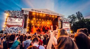 Wrześniowe festiwale uliczne w Polsce &ndash; adresy, dojazd, programy i ceny. Sprawdź największe wydarzenia w Warszawie, Krakowie, Gdańsku i innych miastach.