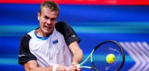 Witalij Sachko przegrał z Taro Danielem w pierwszej rundzie kwalifikacji US Open 2025. Ukrainiec z Kremenczuka po raz drugi z rzędu zakończył występ już po pierwszym meczu.