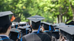 Studia doktoranckie Polska 2025 &ndash; sprawdź koszty darmowych i płatnych program&oacute;w, wysokość stypendi&oacute;w, dodatkowe wydatki, dokumenty i najczęstsze błędy kandydat&oacute;w.