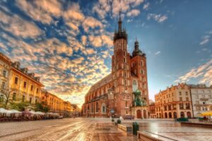 Krak&oacute;w 2025 &ndash; przewodnik po miejscach z muzyką na żywo: Stare Miasto, Kazimierz, filharmonia i kluby. Odkryj klimat miasta i najlepsze koncerty.