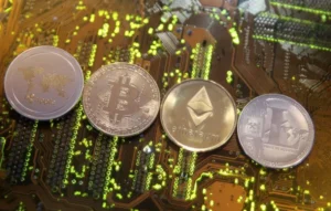 Analiza rynk&oacute;w akcji w USA, Europie i Azji z prognozami dla sektor&oacute;w i sp&oacute;łek, kt&oacute;re mają największy potencjał wzrostu w 2025 roku