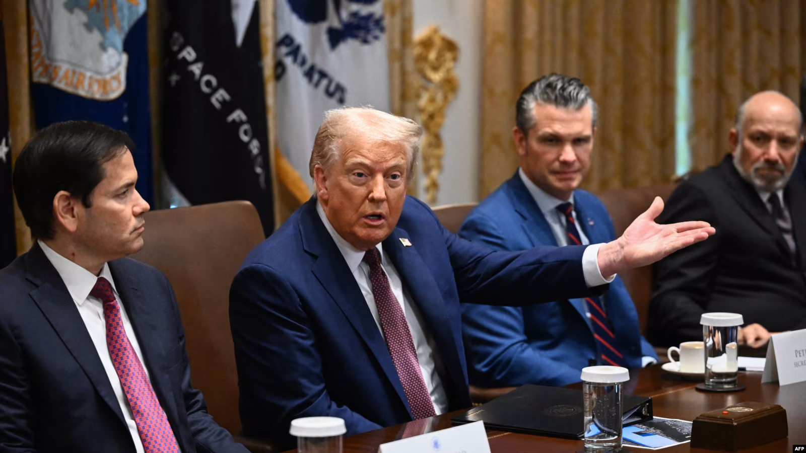 Sąd Apelacyjny USA uznał taryfy Donalda Trumpa za nielegalne, ale pozostawił je w mocy do 14 października, aby umożliwić apelację do Sądu Najwyższego.