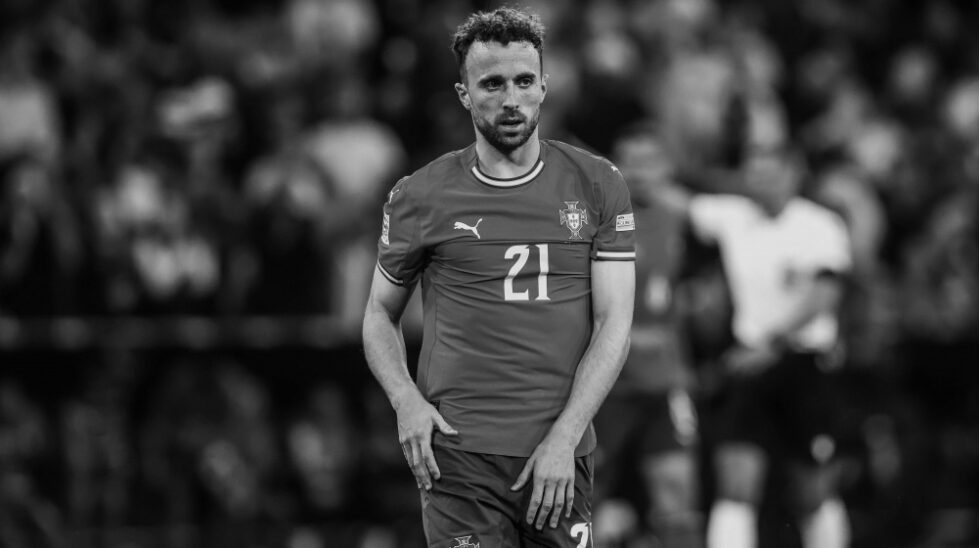 Liverpool oddał hołd Diogo Jocie po jego tragicznej śmierci. Numer 20 został wycofany, a na Anfield pozostawiono wolne miejsce w szatni.