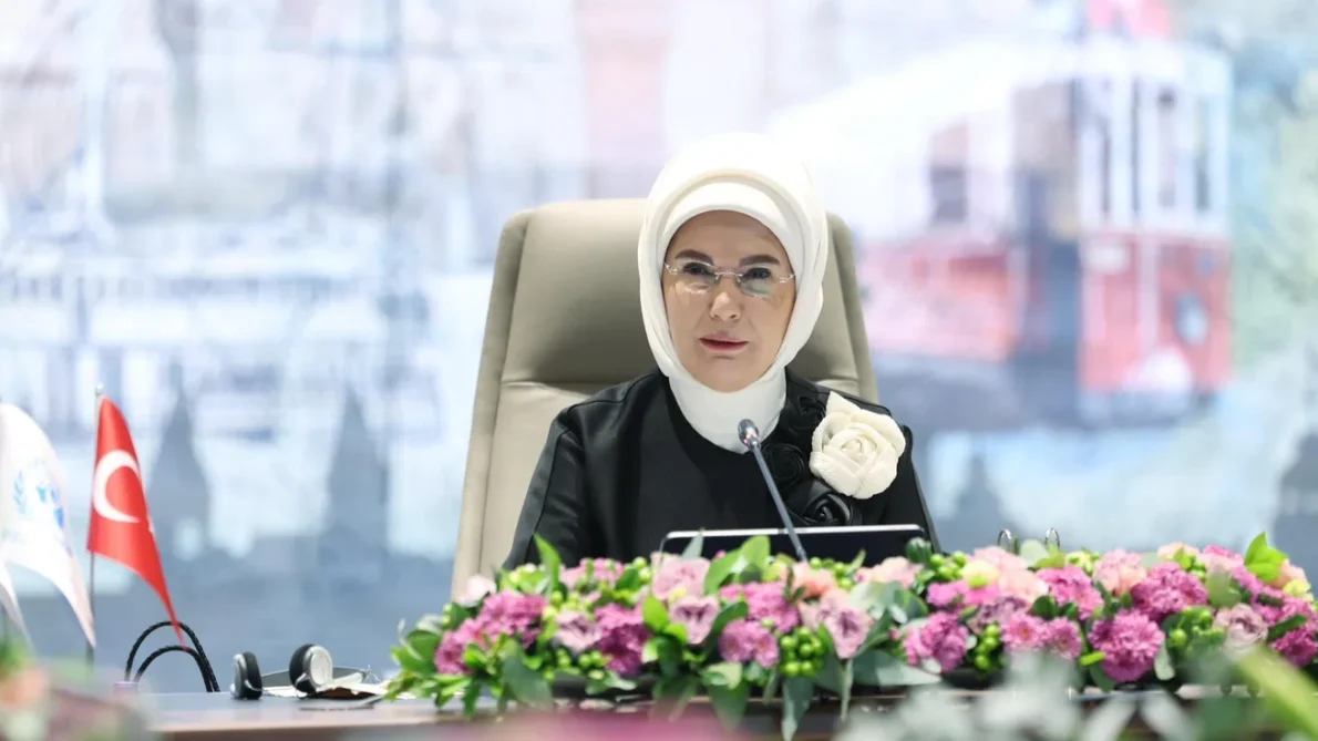 Pierwsza dama Turcji Emine Erdoğan zaapelowała do Melanii Trump o wsparcie dla dzieci w Strefie Gazy, powołując się na dane ONZ i tysiące ofiar cywilnych.