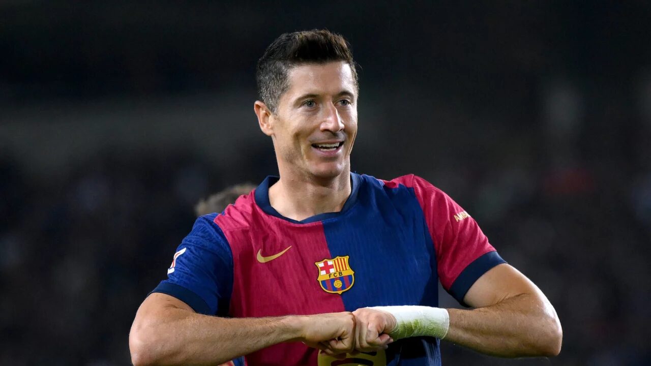 Sprawdź, dlaczego Robert Lewandowski wciąż jest liderem La Ligi w 2025 i jakie rekordy może pobić w tym sezonie.