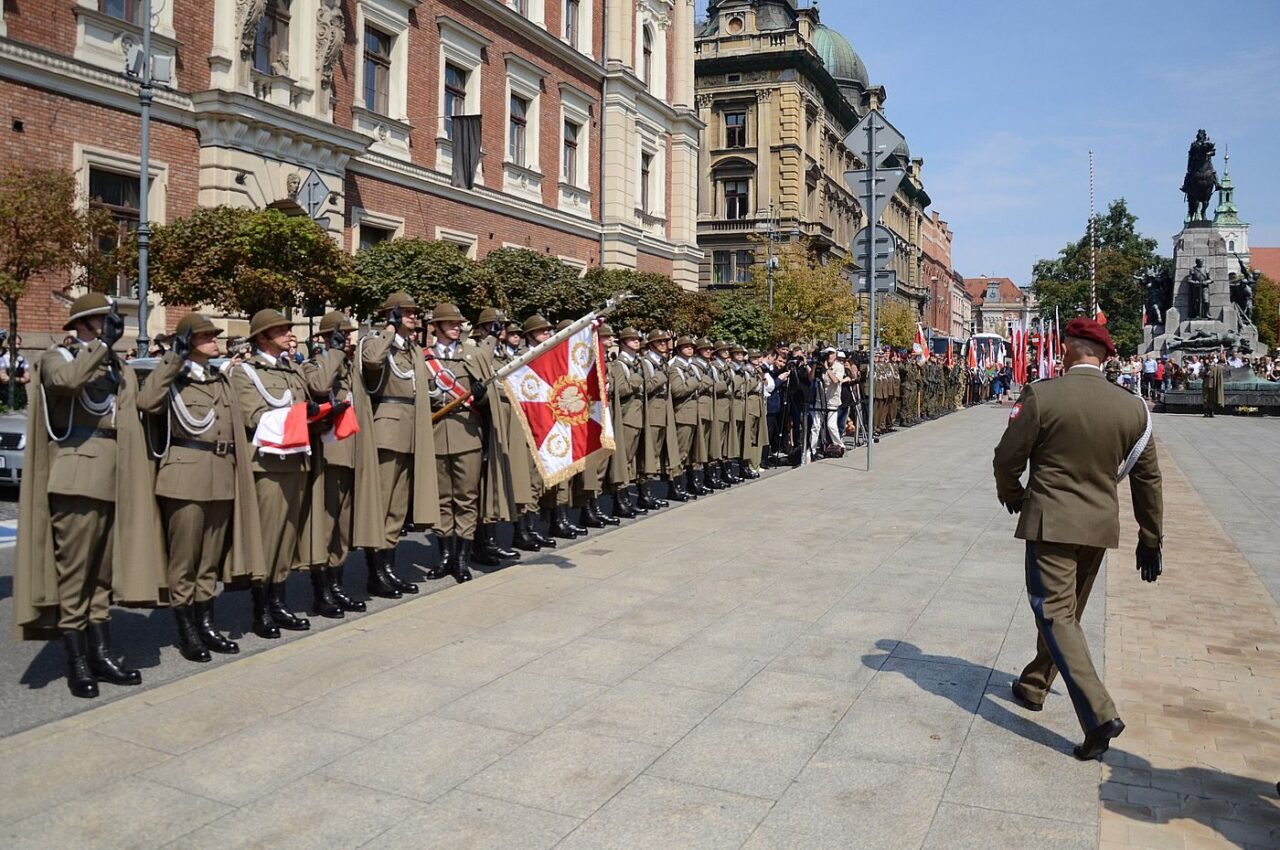 15 sierpnia Polska obchodzi Święto Wojska Polskiego i Wniebowzięcie NMP. Historia, tradycje i wydarzenia z okazji 105. rocznicy Bitwy Warszawskiej.