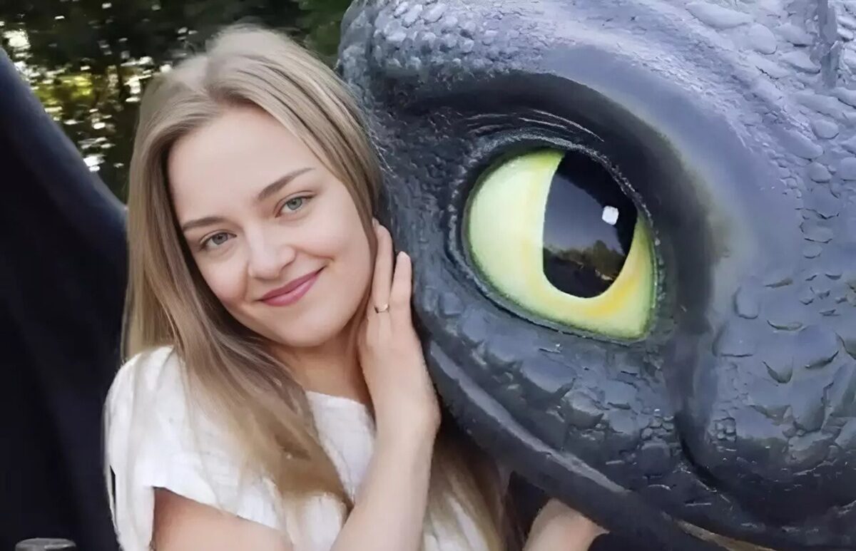 Ukraińska blogerka Nata Lime zginęła w Dubaju, wypadając z balkonu. W sieci pojawiły się różne wersje zdarzenia, lecz brak oficjalnego potwierdzenia.