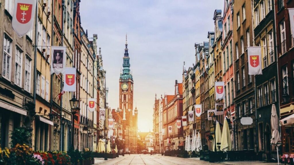 Gdańsk atrakcje 2025 – sprawdź, co zobaczyć w stolicy Bałtyku. Ceny biletów, muzea, zabytki, rejsy i gastronomia w praktycznym przewodniku po Gdańsku.