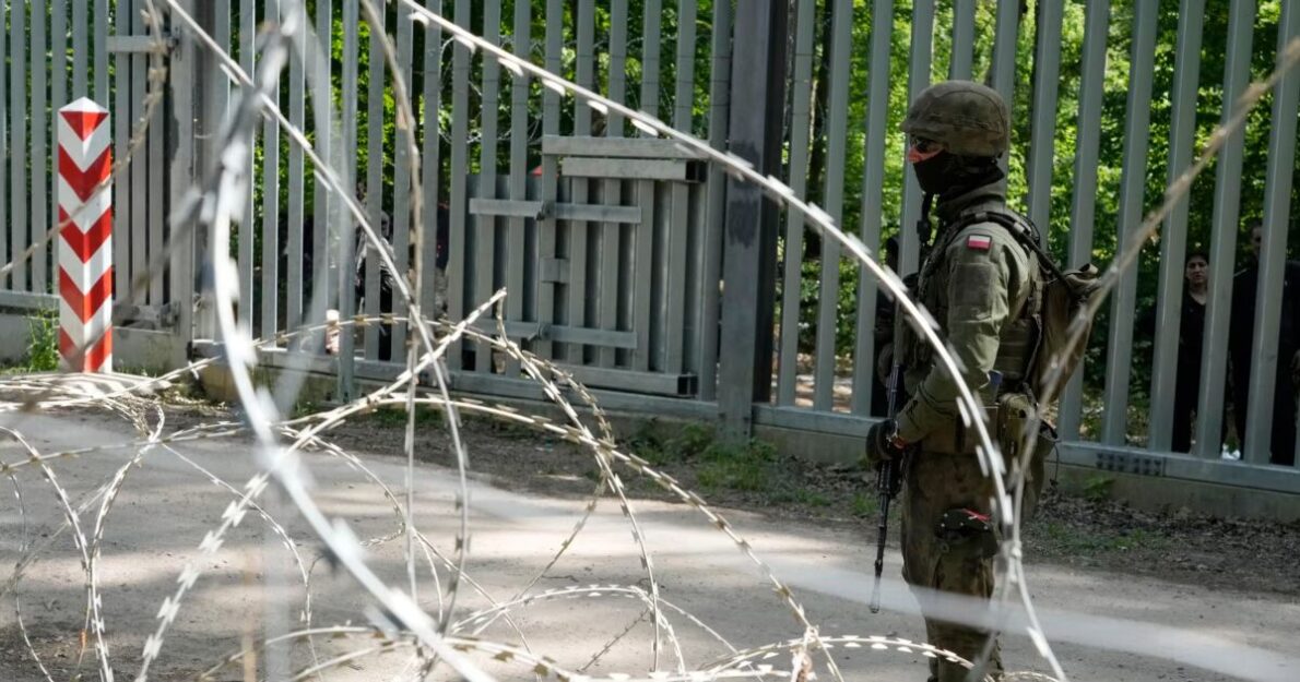 Polska zamyka granicę z Białorusią z powodu manewrów „Zapad-2025”. Tusk i Kierwiński wyjaśniają decyzję, Mińsk odpowiada protestem.