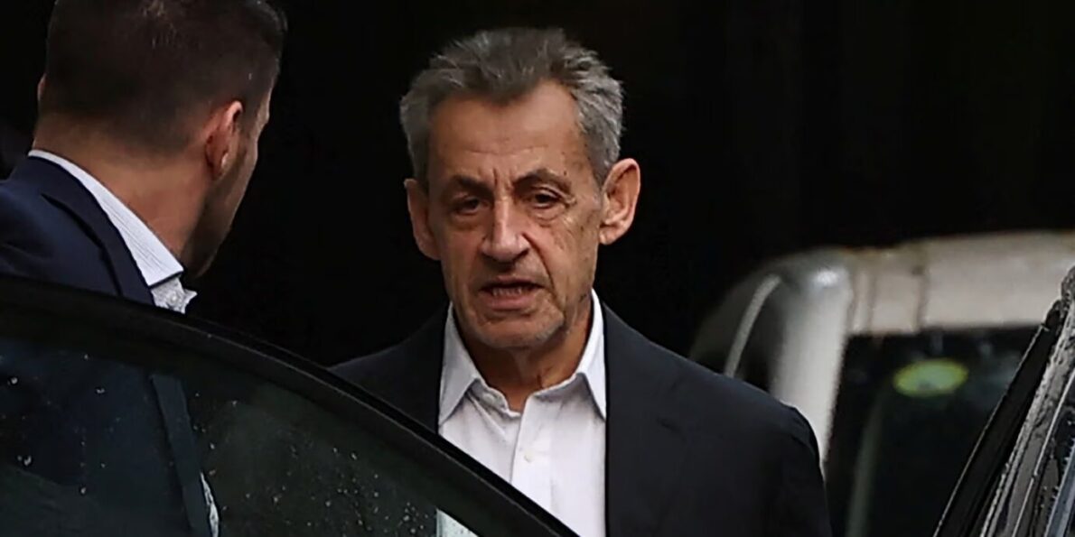 Były prezydent Francji Nicolas Sarkozy rozpoczął 5-letni wyrok w paryskim więzieniu La Santé. Trafił do 9 m kw. celi ze specjalnym wyposażeniem w skrzydle QB4.