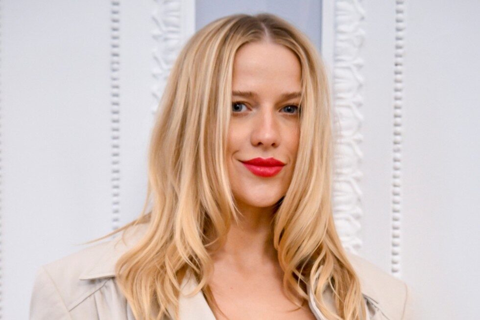 Jessica Mercedes (Jemerced) to więcej niż influencerka. Analizujemy, jak zamieniła bloga w dochodowe imperium Veclaim. Strategia, finanse, kryzysy i sukces modowy 2025.