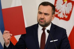 Prezydent Karol Nawrocki zawetował nowelizację likwidującą obowiązek kar KNF za opóźnienia u ubezpieczycieli. Uznał, że osłabiłoby to ochronę klientów.
