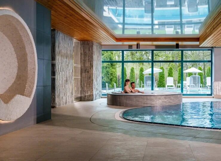 Kujawsko-Pomorskie zimą 2025/2026 oferuje SPA, lodowiska i obozy jeździeckie. Sprawdź atrakcje w Toruniu, Bydgoszczy i Ciechocinku na ferie (2-15 lutego 2026).