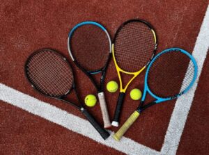 Iga Świątek i Klaudia Zwolińska nominowane do AIPS Sportowiec Roku 2025. Analiza historycznego triumfu Świątek na Wimbledonie i rekord&oacute;w Zwolińskiej.