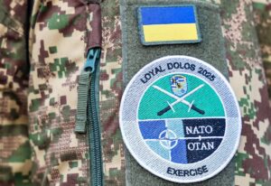 Ukraińscy eksperci po raz pierwszy wzięli udział w ćwiczeniach NATO Loyal Dolos, testujących mechanizmy artykułu 5. Według Sztabu Generalnego Ukrainy to przełom.
