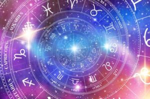 Horoskop 16.12.2025: Szczeg&oacute;łowa analiza Księżyca w Koziorożcu i aspektu Wenus-Neptun. Praktyczne porady dotyczące kariery, miłości i pieniędzy.