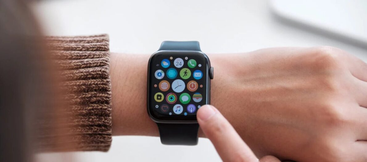 Apple Watch może być tańszy dzięki systemom MyBenefit i programom ubezpieczeniowym. Sprawdź jak sfinansować smartwatch z funduszy pracowniczych w 2026.