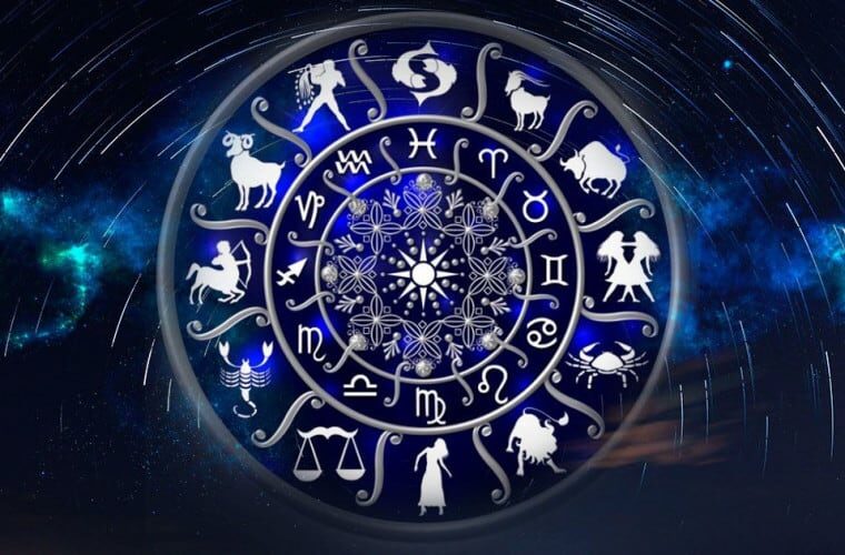 Sprawdź Horoskop na 4 Grudnia 2025: Jak opozycja Wenus-Uran wpłynie na Twój majątek i uczucia? Odkryj najlepsze strategie dla Twojego znaku zodiaku.