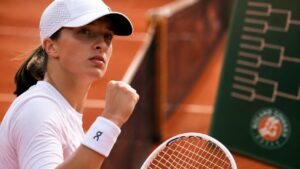 Iga Świątek na Roland Garros 2026 wraca do Paryża jako jedna z gł&oacute;wnych faworytek. Sprawdź drabinkę, możliwe rywalki, terminy mecz&oacute;w i sytuację Polek.
