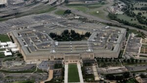 Pentagon w USA czasowo zamknięto po alarmie dotyczącym jakości powietrza i możliwych materiał&oacute;w niebezpiecznych. Służby wykonały testy, a Pentagon potwierdził brak zagrożenia.